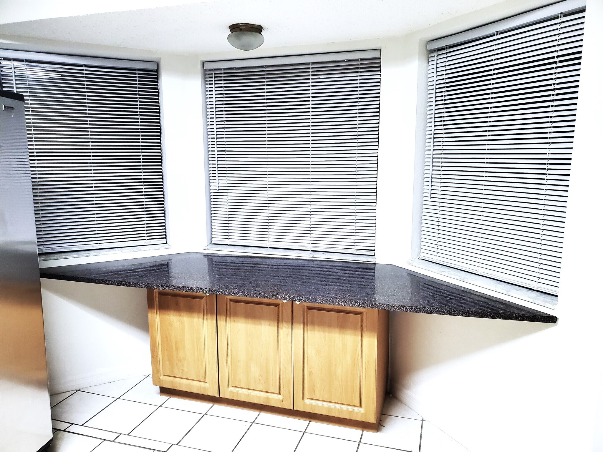 Kitchen Island - 2846 Van Buren St