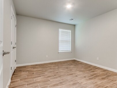 Building Photo - 12905 Villa Ave