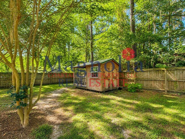 Building Photo - 3 bedrooms, 2 bathrooms in Richmond Hill's Oxford Subdivision