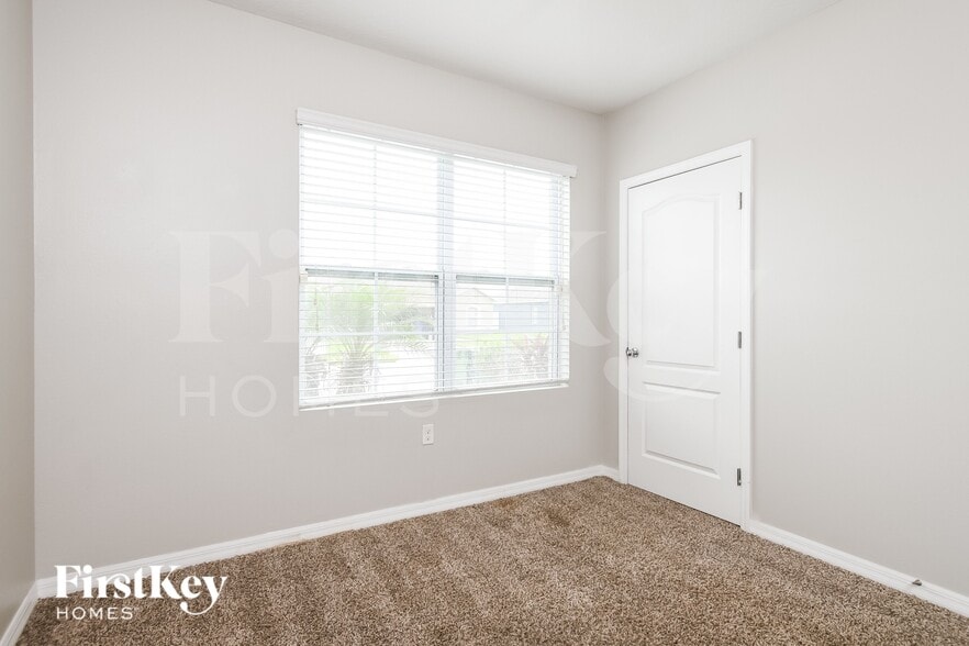 Building Photo - 5836 Grey Heron Dr