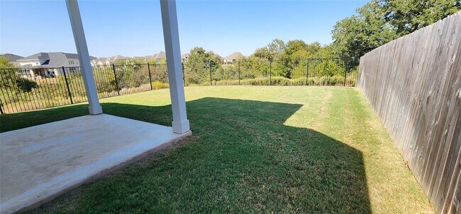 Building Photo - 415 Los Olives Ln