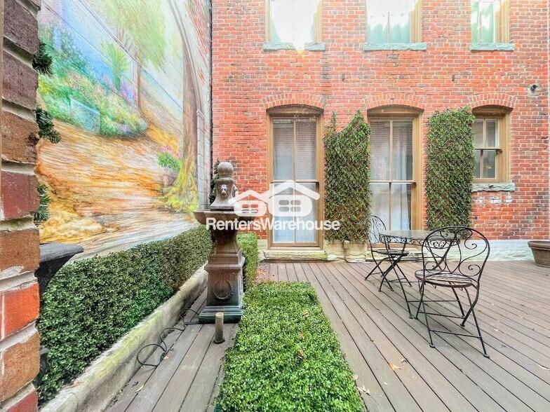 Building Photo - 219 Granby St