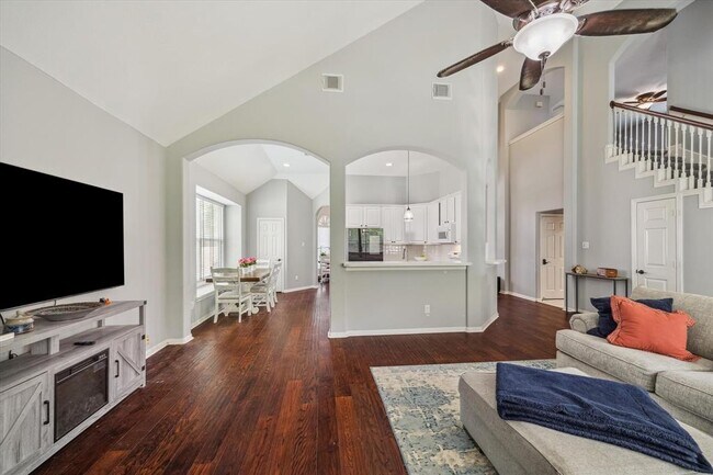 Building Photo - 20611 Carmine Oak Ct