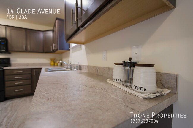 Building Photo - Glade Avenue