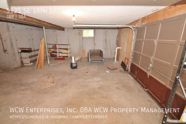 Building Photo - 5125 SE 10th St