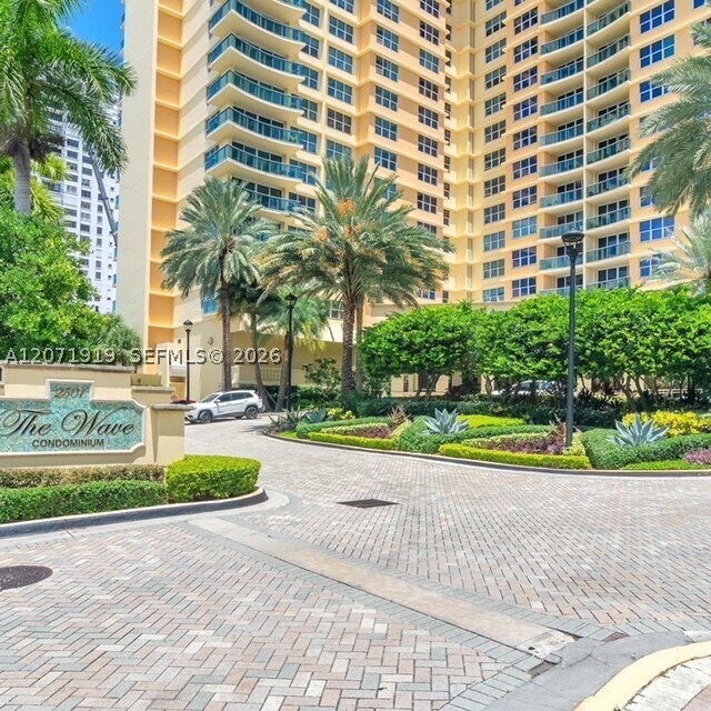 Building Photo - 2501 S Ocean Dr