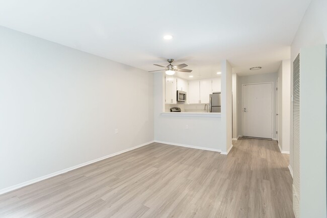 Interior Photo - 5405 Lindley Avenue