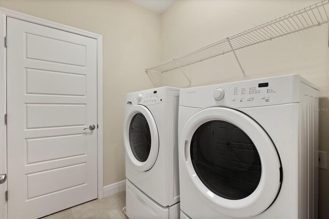 Building Photo - 2724 Lobelia Dr