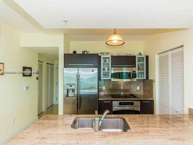 Building Photo - 333 NE 24th St