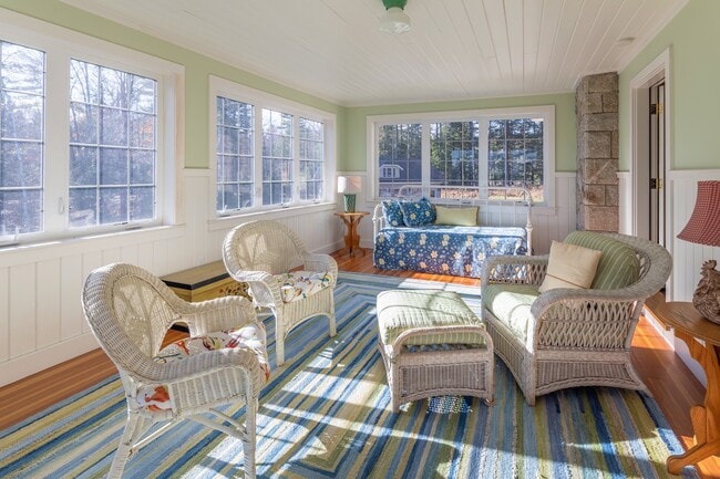 Building Photo - 9 Rockcraft