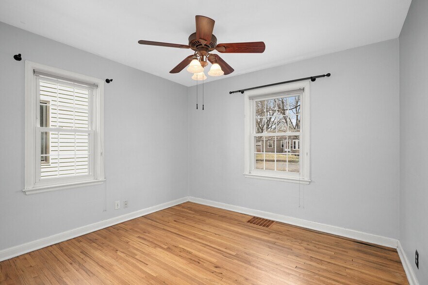 Building Photo - 2820 Idaho Ave S