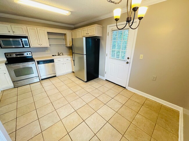 Building Photo - 2BD/2.5BA FOR RENT