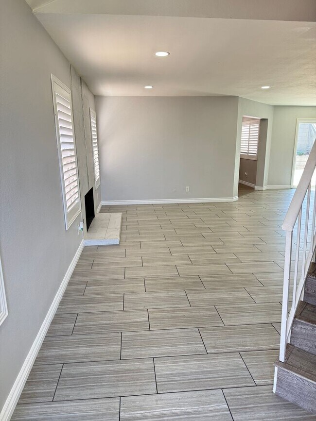 Building Photo - 1351 N Christobal Ln