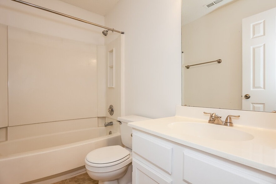 Building Photo - 7023 Passeres Ct