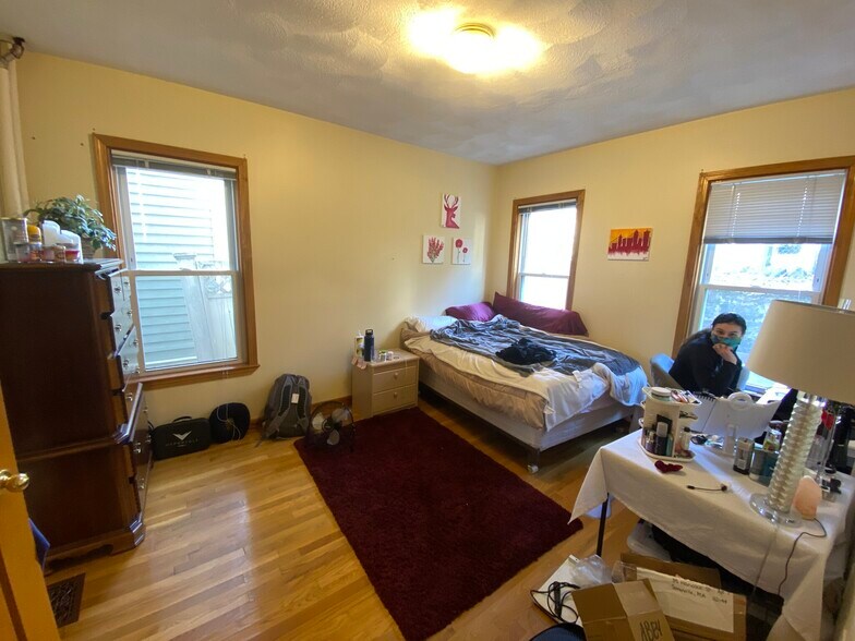 Building Photo - 37 Hancock St