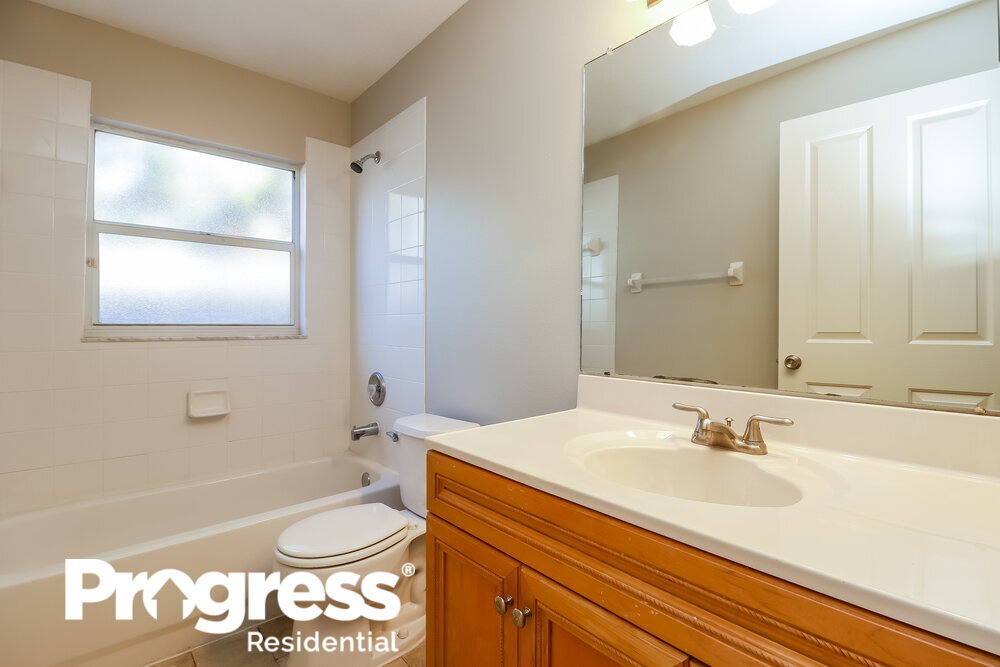 Building Photo - 25017 Hyde Park Blvd