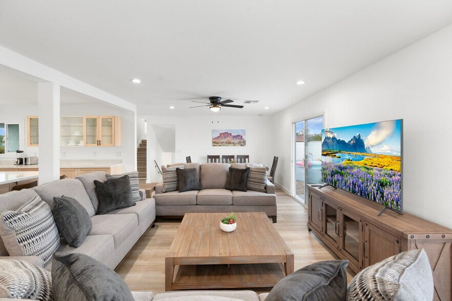 Building Photo - 7721 N 47th Dr