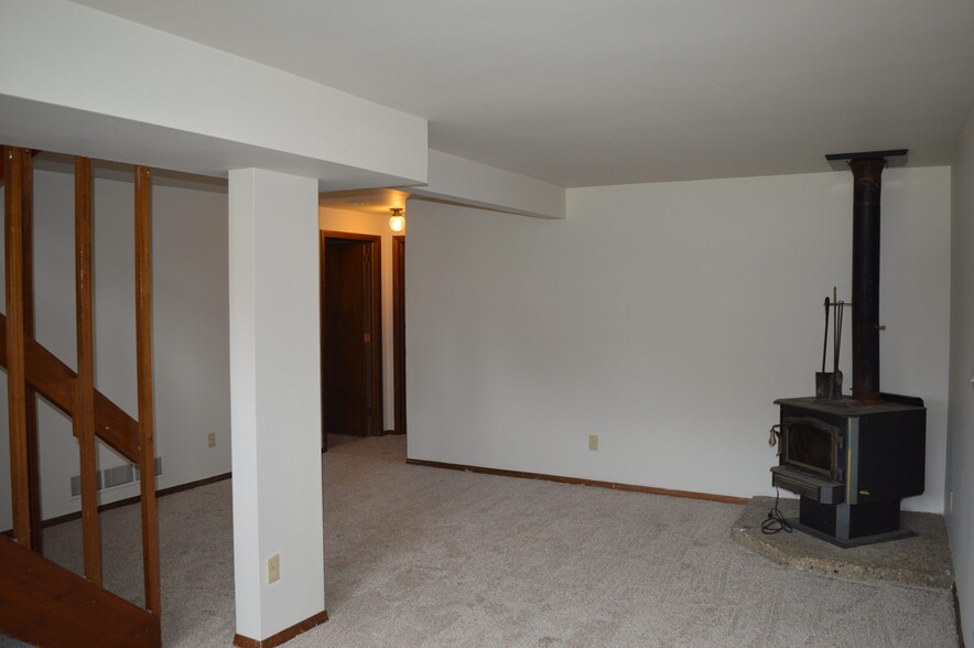 Building Photo - 2646 Osmundsen Rd
