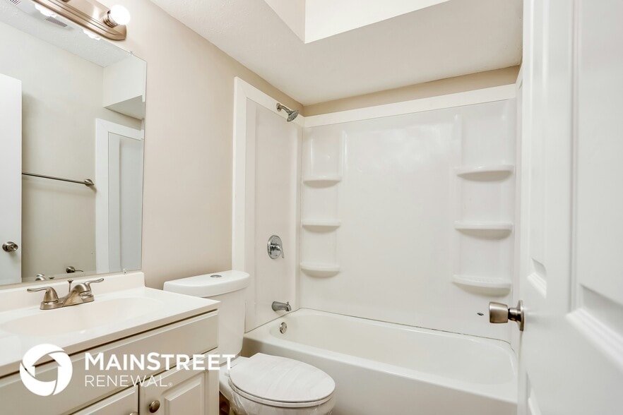 Building Photo - 685 Lexington Park