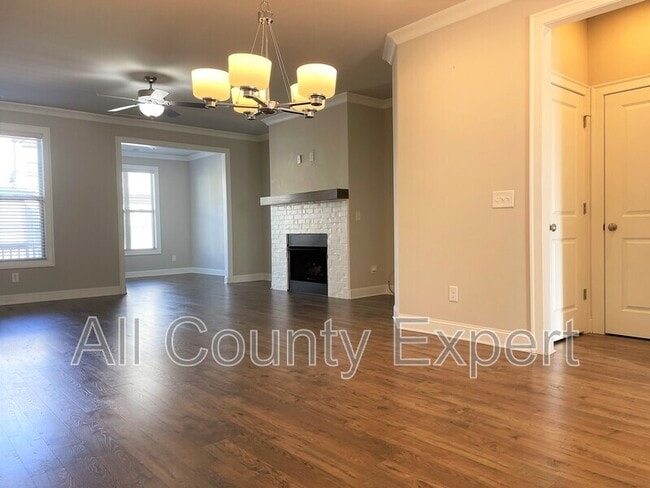 Building Photo - 113 Laurel Crst Aly