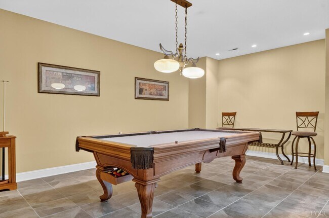 Building Photo - 237 Golf Course Trail