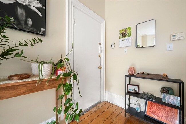 Building Photo - 104 E Brookline St