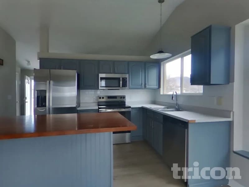 Building Photo - 846 E 900 N