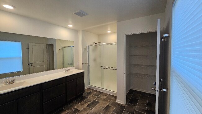 Building Photo - 7750 W 105th Pl