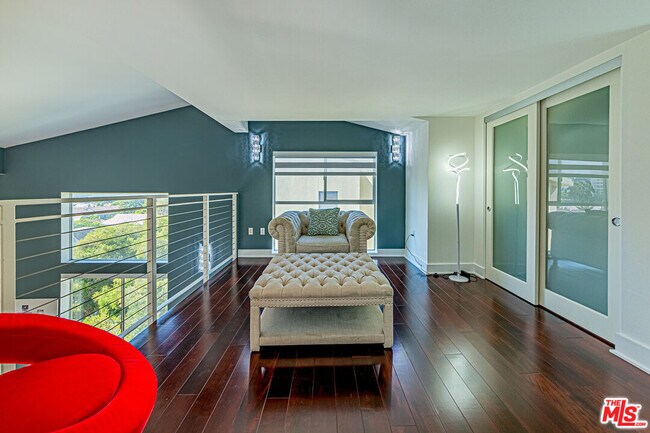 Building Photo - 600 Ridgeley Dr