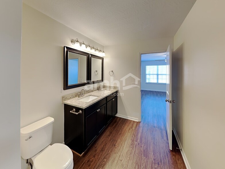 Building Photo - 69 Sandburg Dr