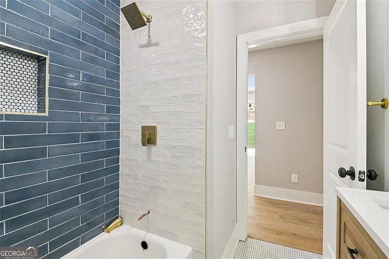 Building Photo - Room in House on Diana Dr SW