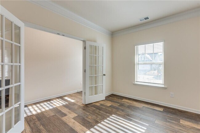 Building Photo - 5317 Burrus Ln
