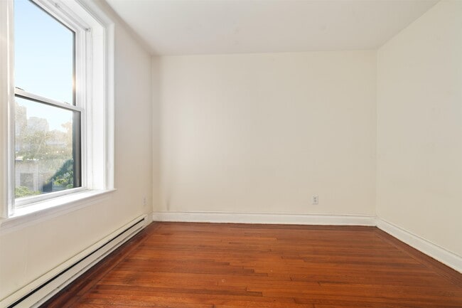 Building Photo - 2700 John F. Kennedy Blvd