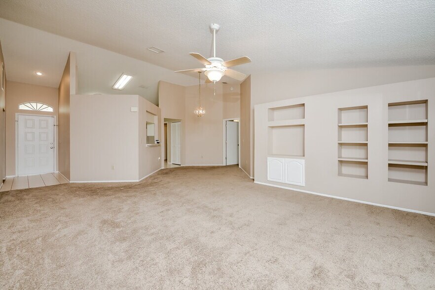 Building Photo - 13203 Pine Creek Cir