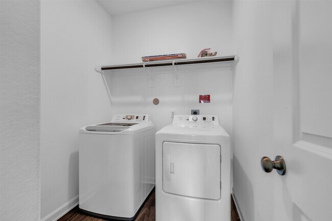 Building Photo - 2534 Blazing Star Dr