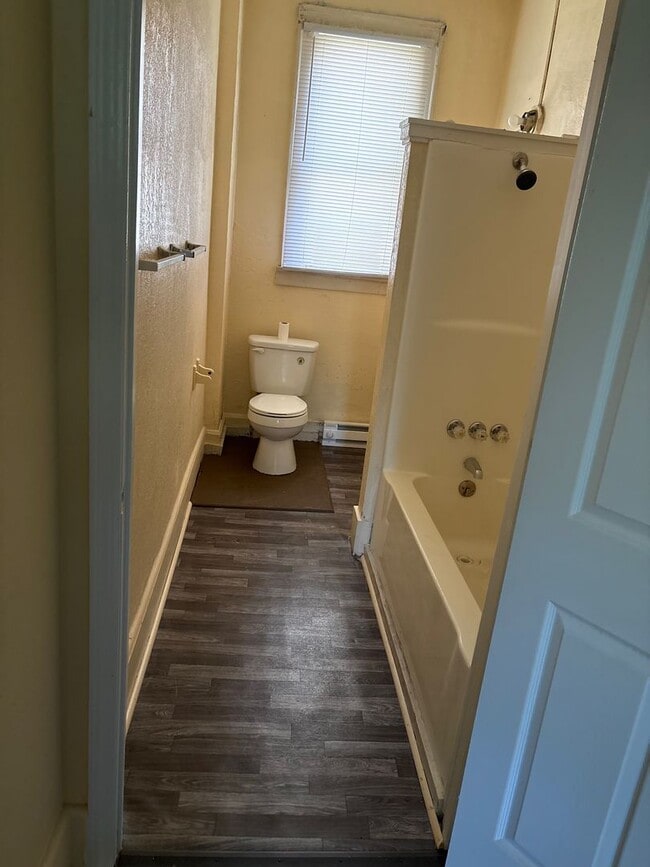 Building Photo - 2 Bedroom 1 Bath Home Winston Salem
