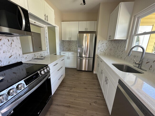 Building Photo - 3335 Dudley St