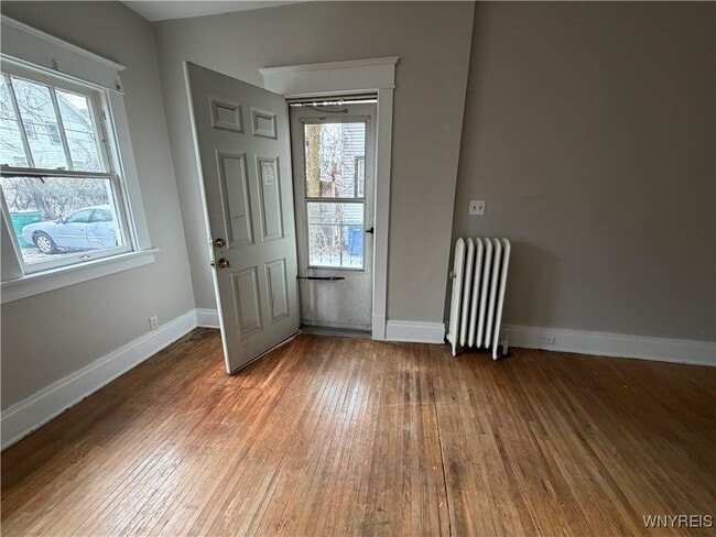 Building Photo - 41 Crestwood Ave