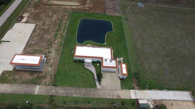 Building Photo - 6602 Rohan Rd