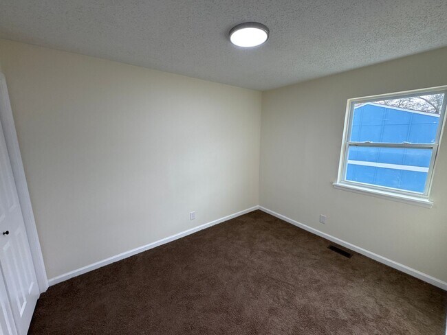 Building Photo - 4082 Forest Ave W