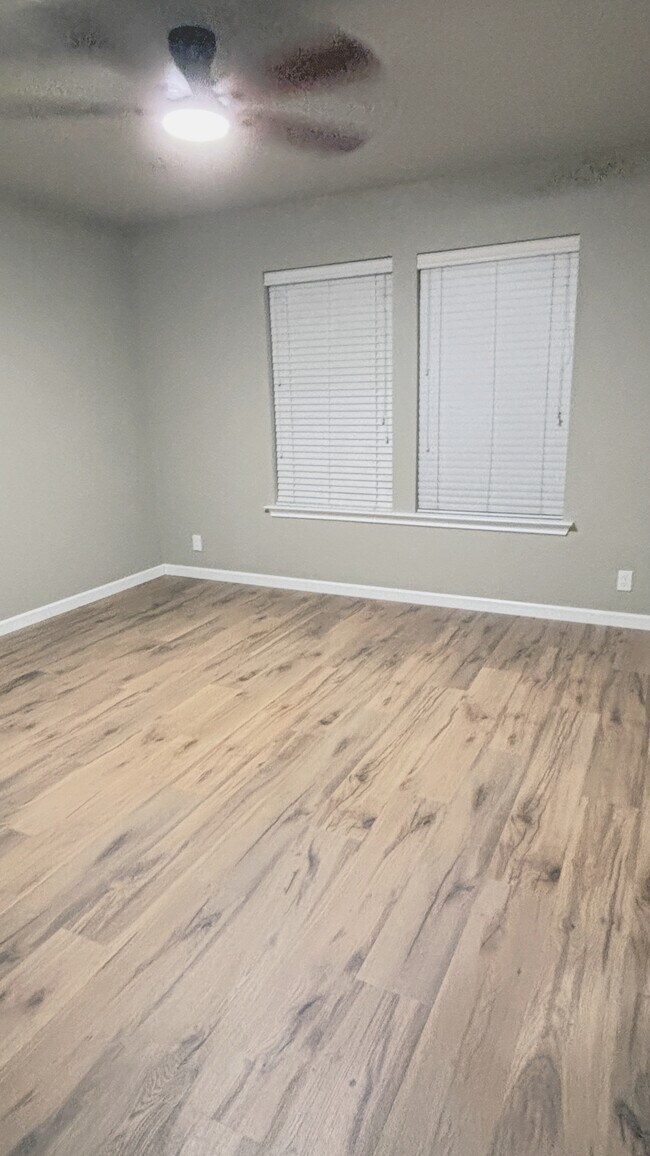 Building Photo - 4605 Acers Ln