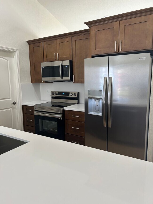 Building Photo - Smart Home