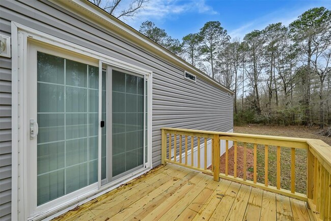 Building Photo - 20204 Sherwood Dr