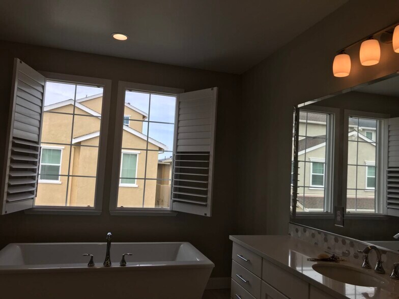 1st floor master room window - 4363 Wallis Ranch Dr