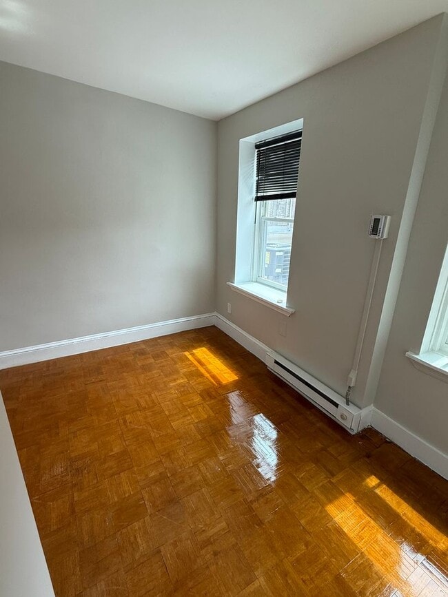 Building Photo - Beautiful 2BR home in Port Richmond