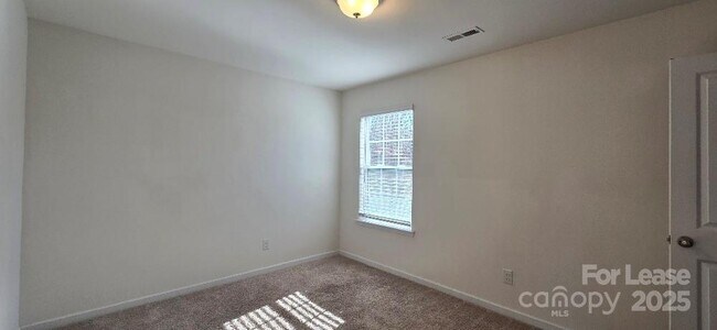 Building Photo - 10422 Bradstreet Commons Way