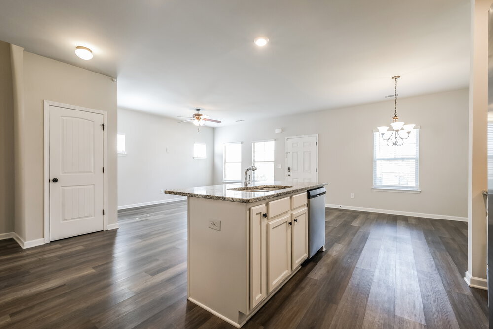 Building Photo - 140 Magnaview Dr