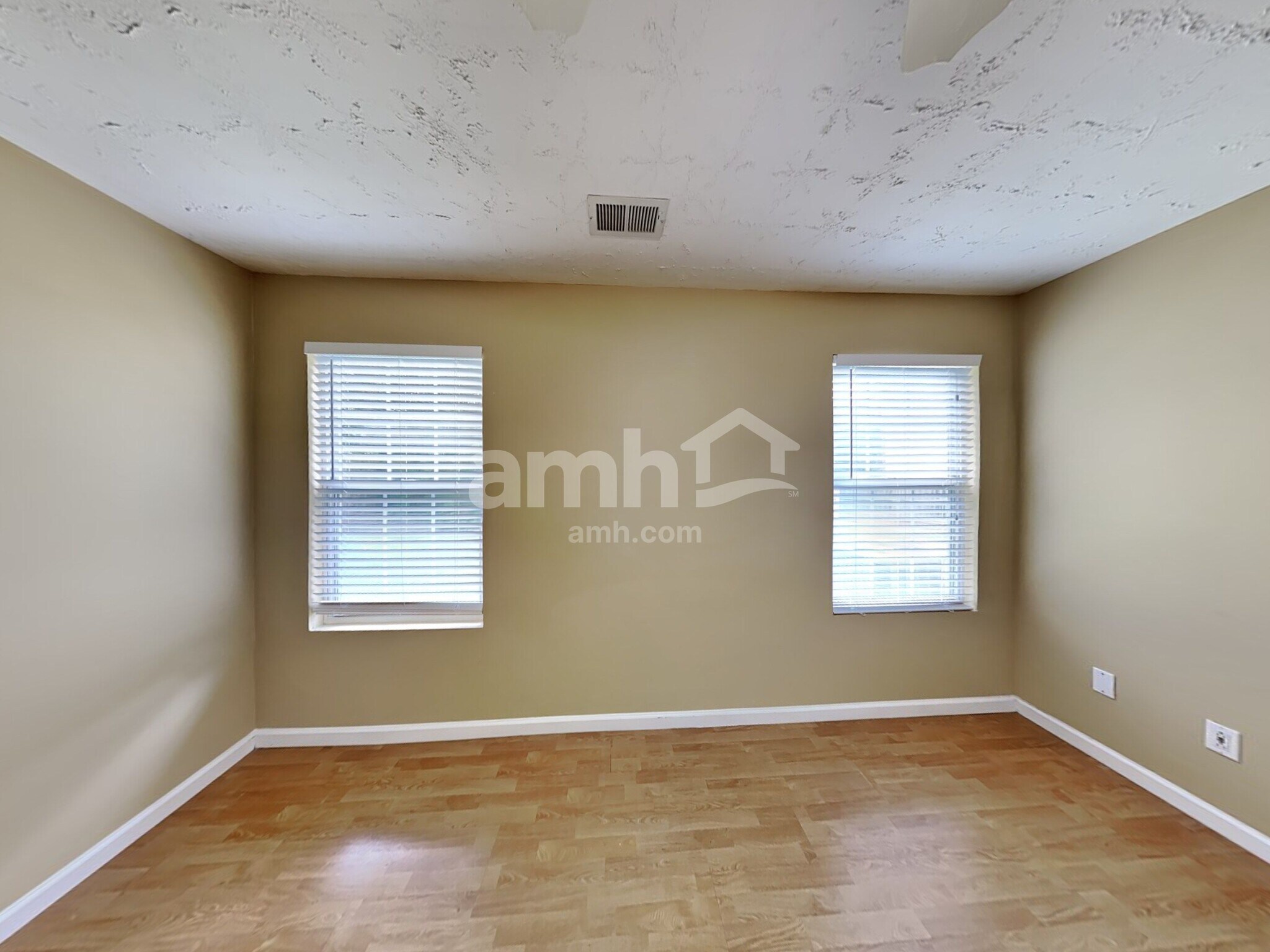 Building Photo - 2766 Lake Park Rdg E