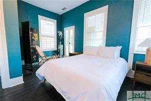 Building Photo - 310 E Henry St