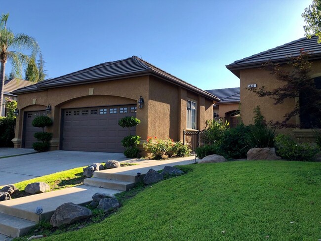 Primary Photo - Gorgeous 4 bd. & 3.5 bath Home in Clovis U...